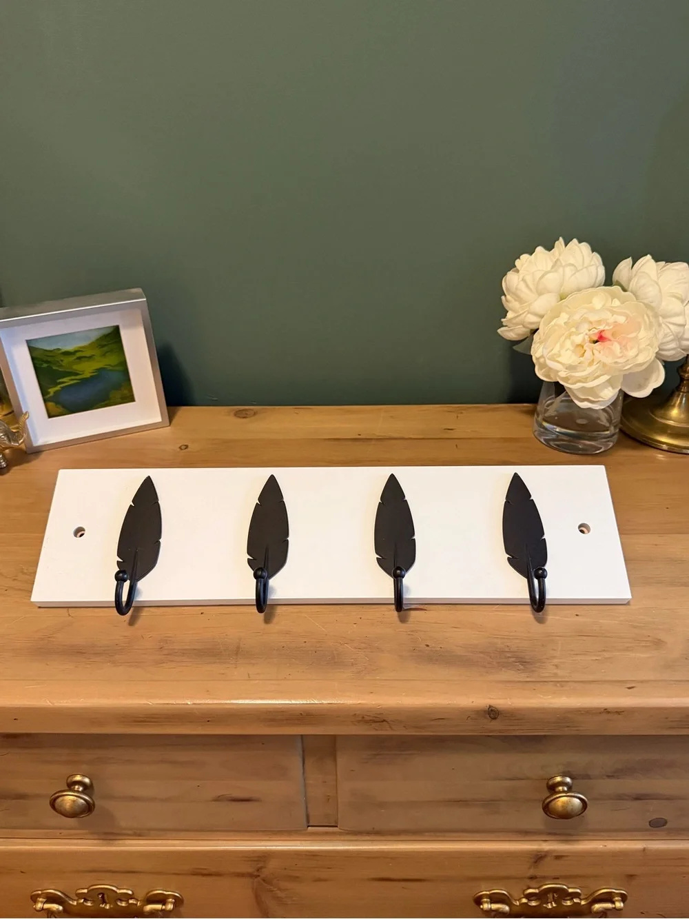 Allen + Roth Feather 4 Hook Wall Rack White Black Coat Hat Entry Organizer